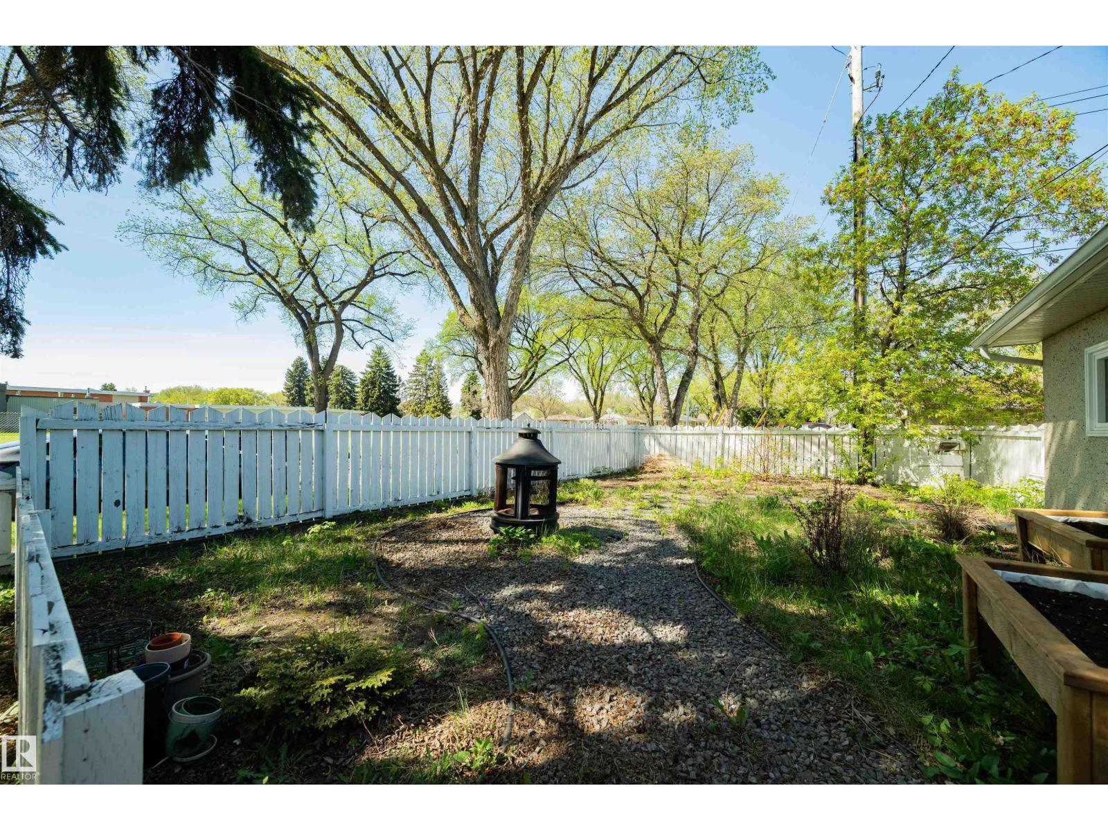 12002 39 ST NW - 27