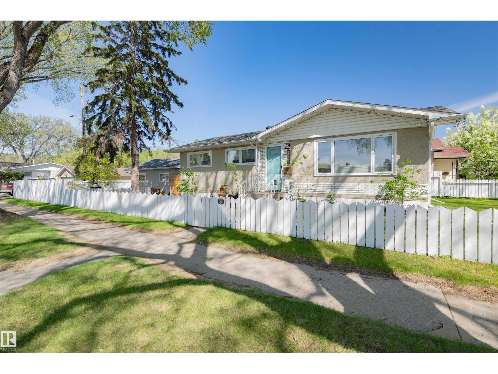 12002 39 ST NW - 29