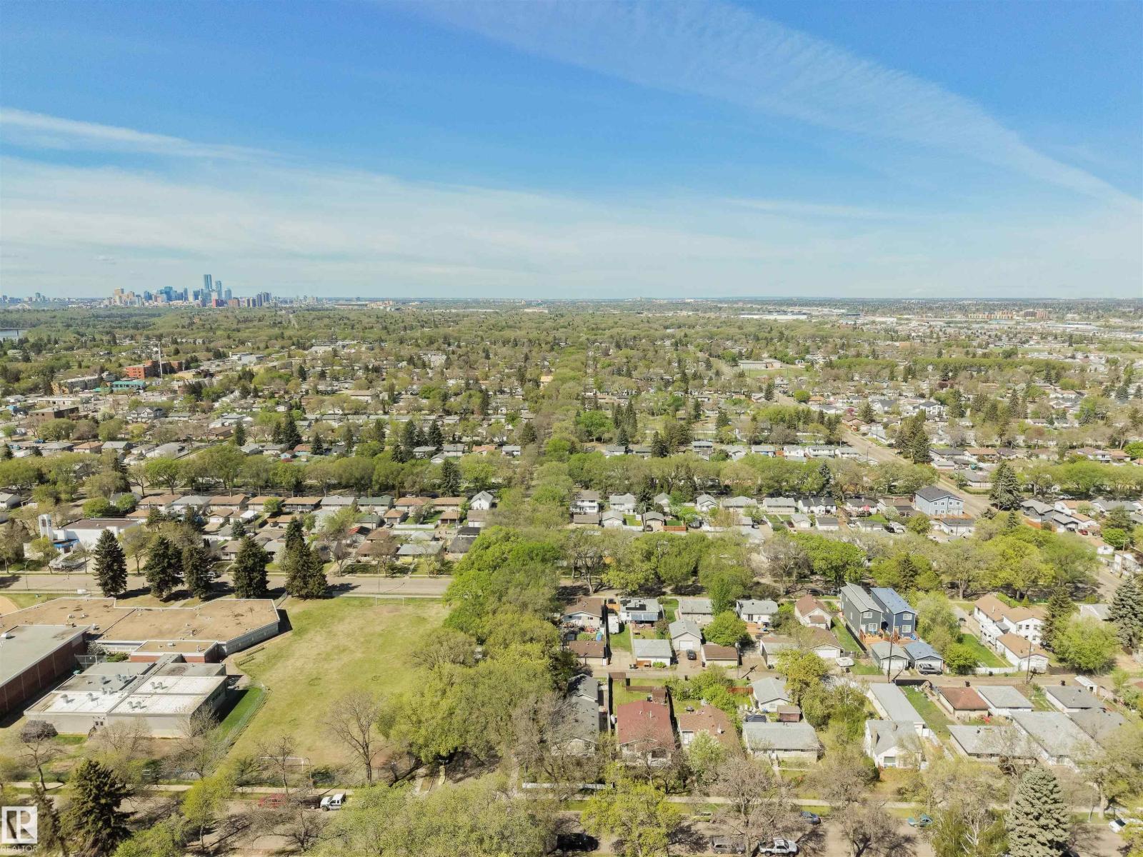 12002 39 ST NW - 38