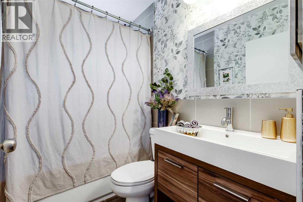 Main bathroom