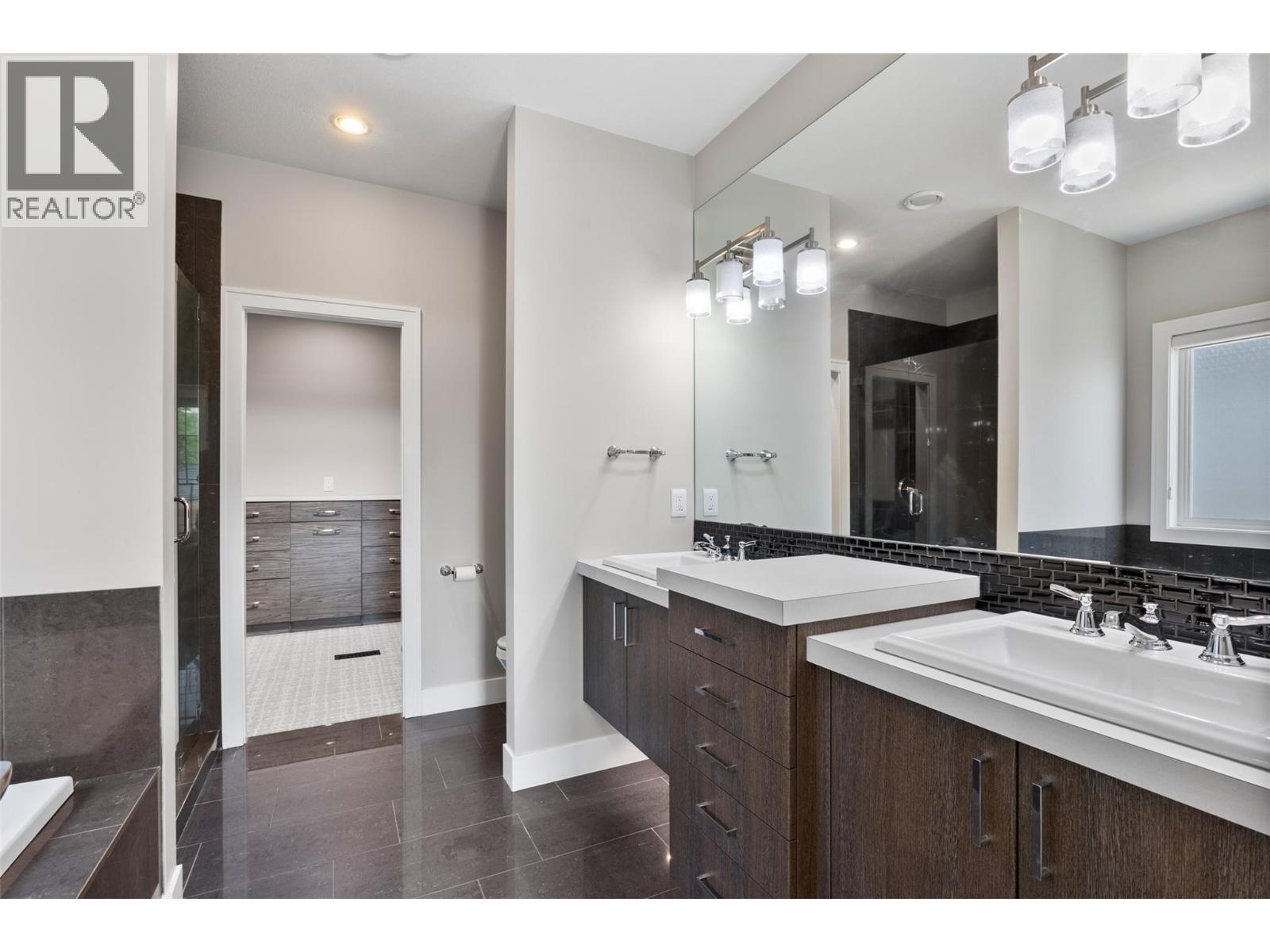 #52 1900 Irongate Place - 25