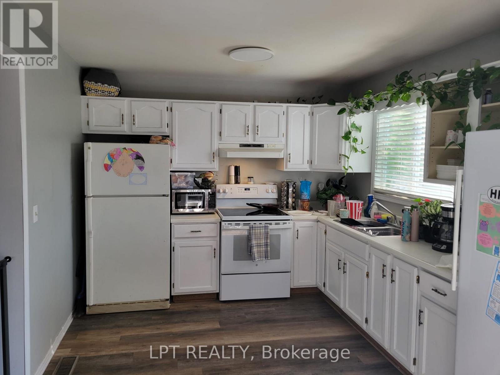 57 POPLAR CRESCENT - 4