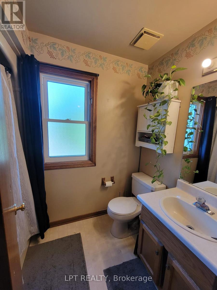 57 POPLAR CRESCENT - 7