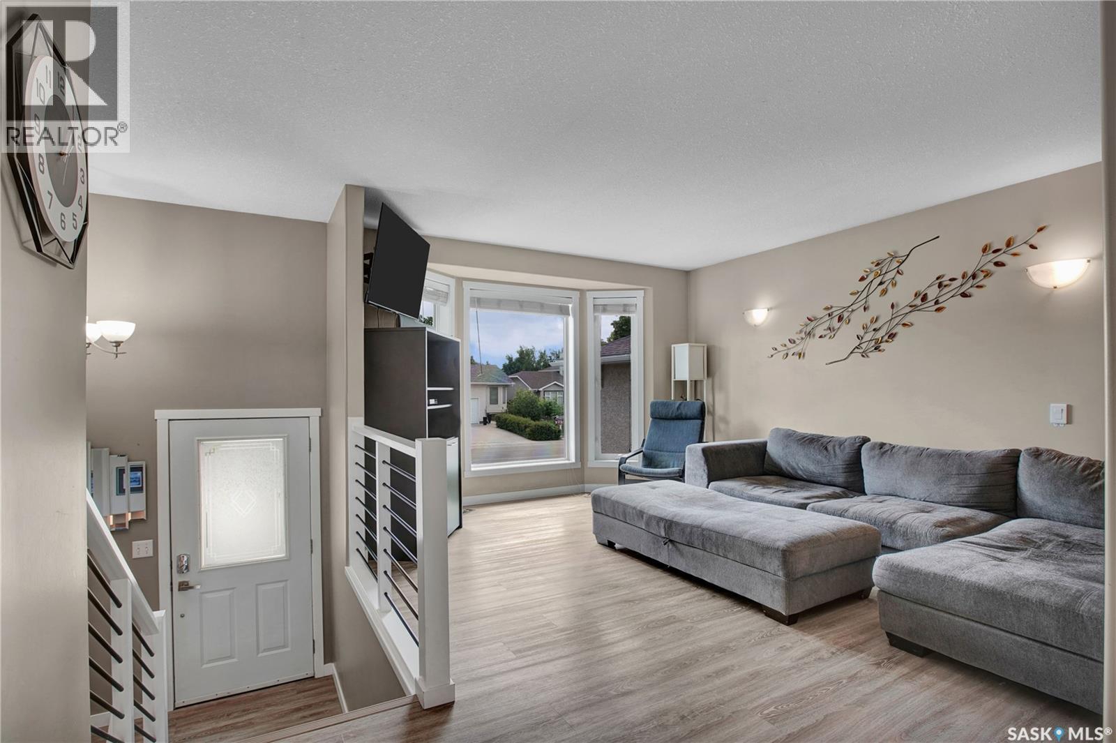 119 Pezer CRESCENT — photo 8