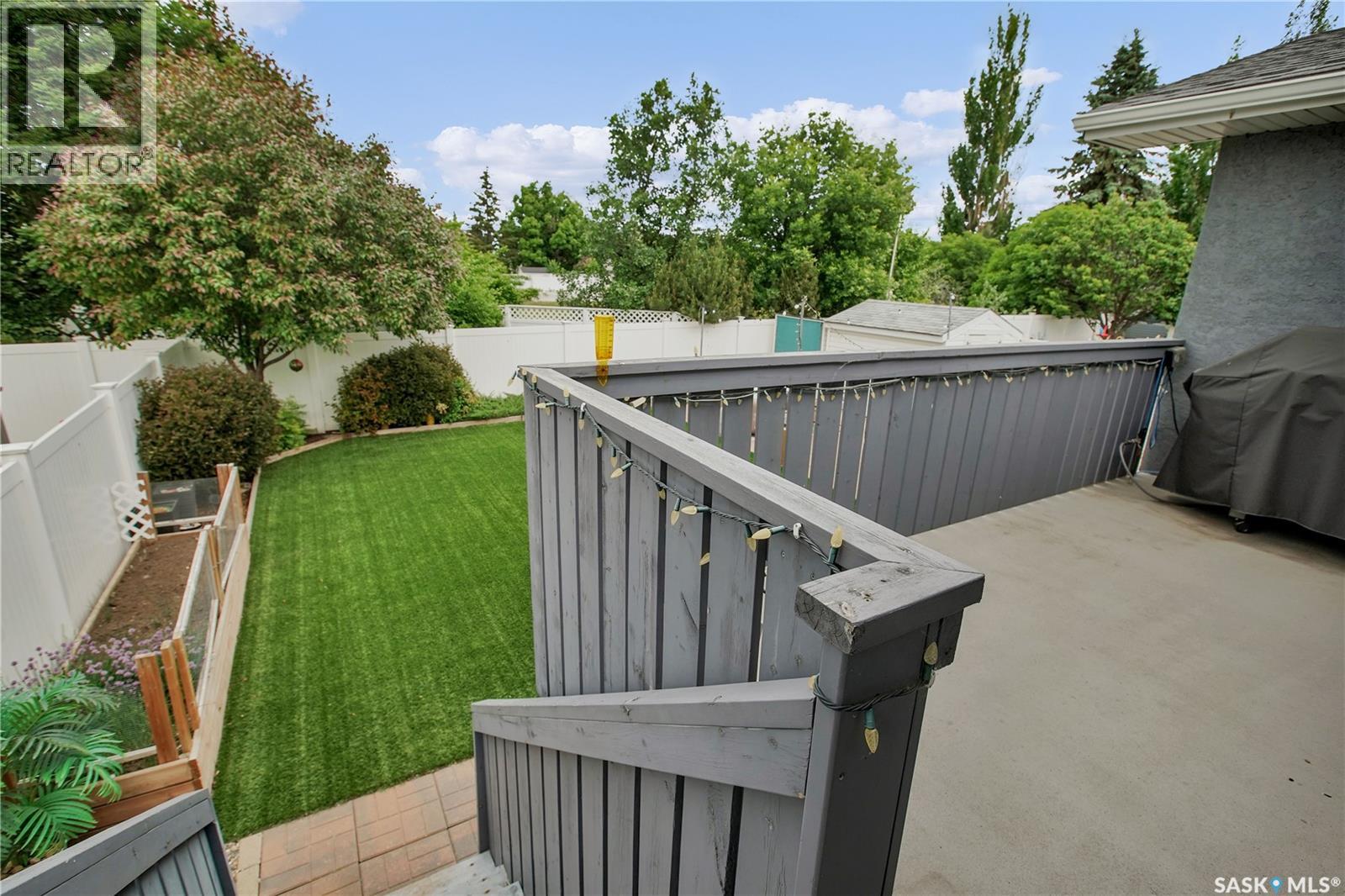 119 Pezer CRESCENT — photo 33