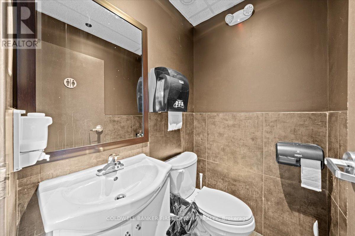 Business for Sale in Ottawa – 513 SUSSEX DRIVE, Ottawa – MLS# X13470340 - Image 12