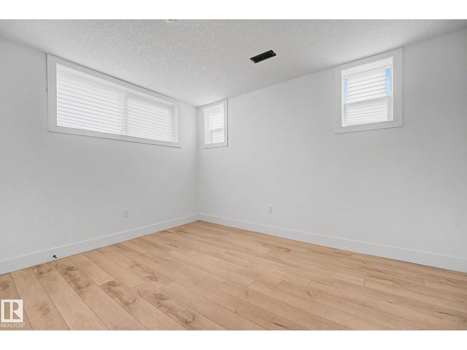 11914 124 ST NW — photo 29