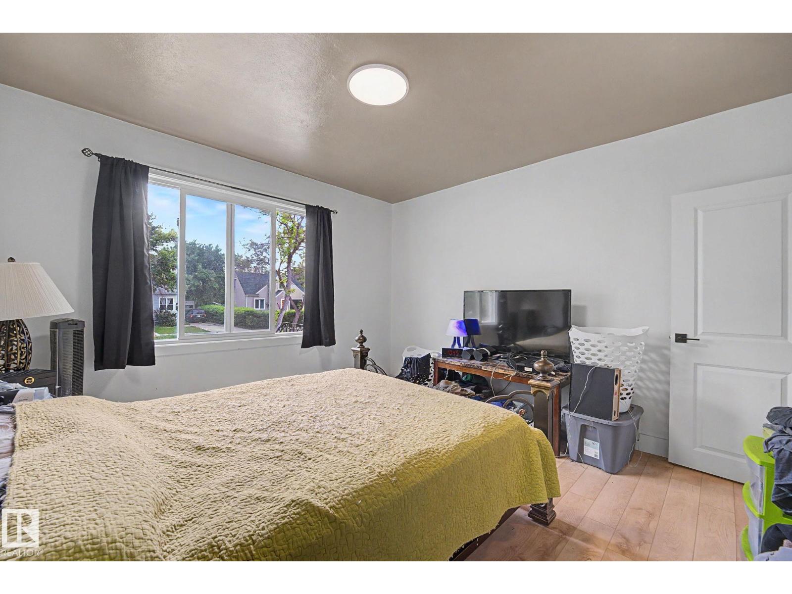 11914 124 ST NW - 15
