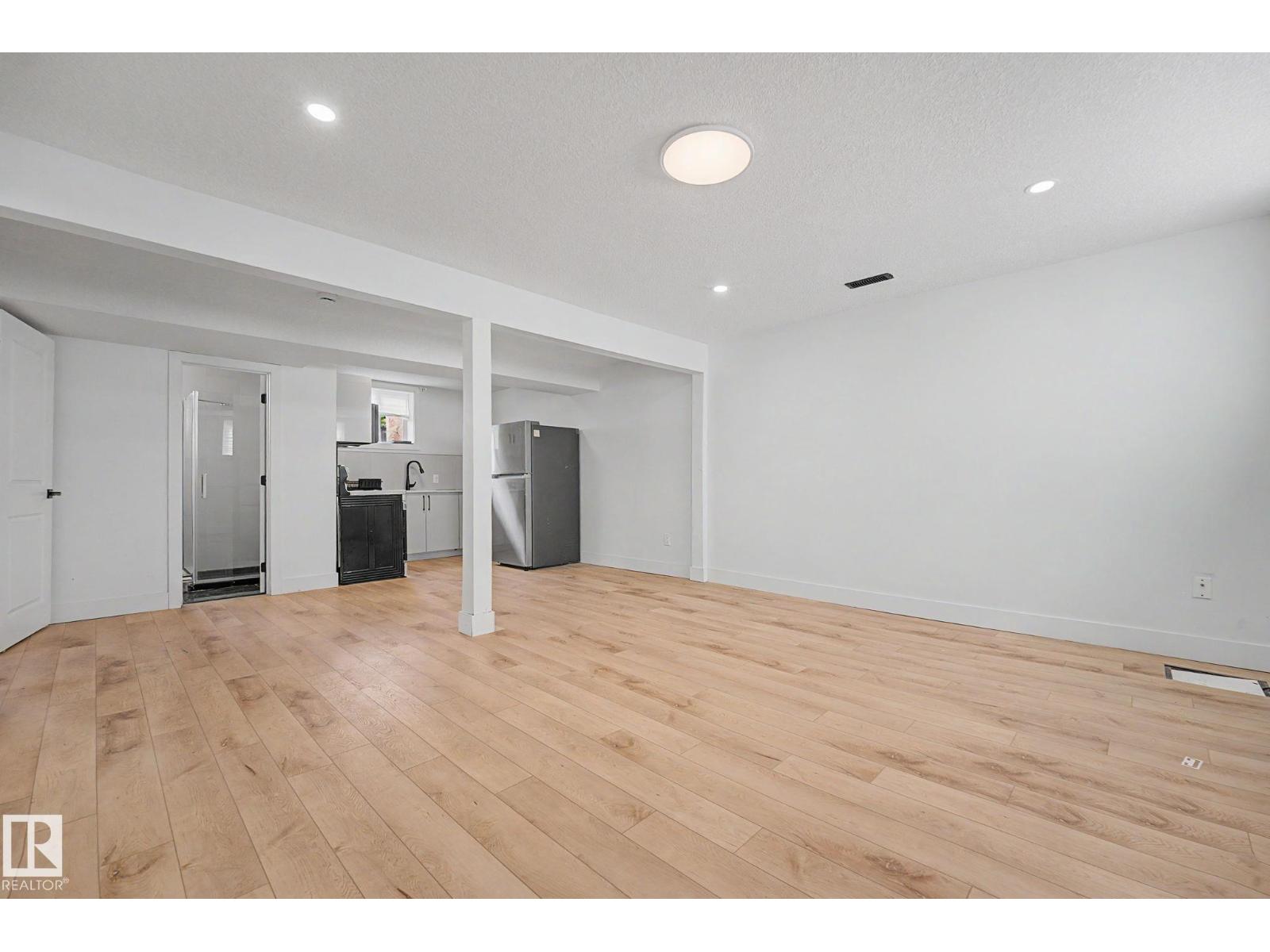 11914 124 ST NW - 25