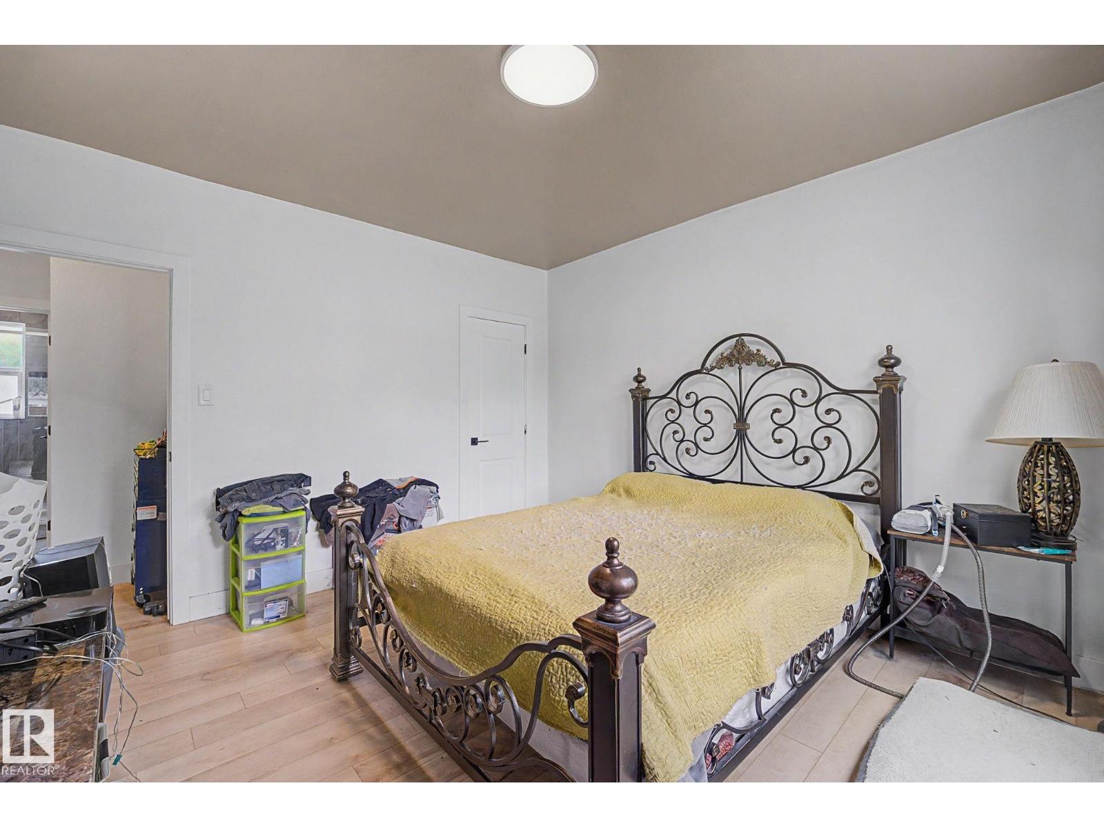 11914 124 ST NW - 16