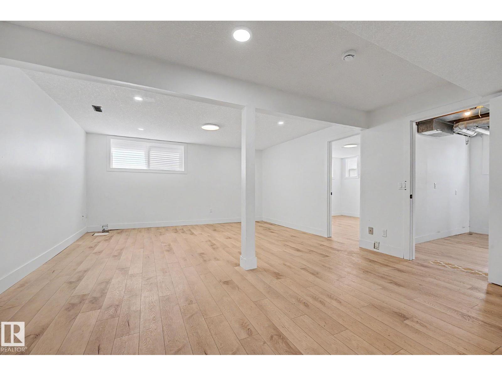 11914 124 ST NW - 23