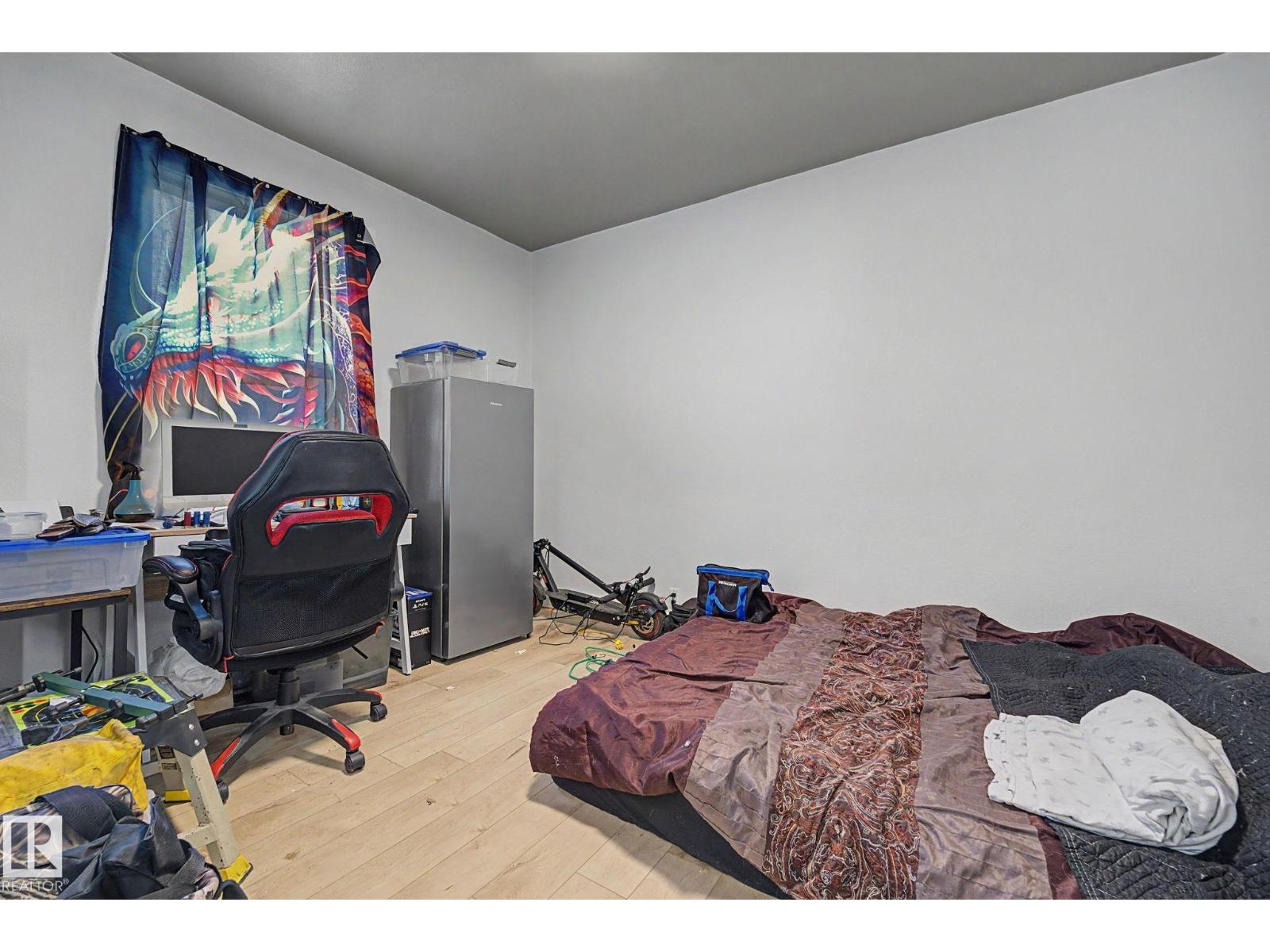 11914 124 ST NW - 18
