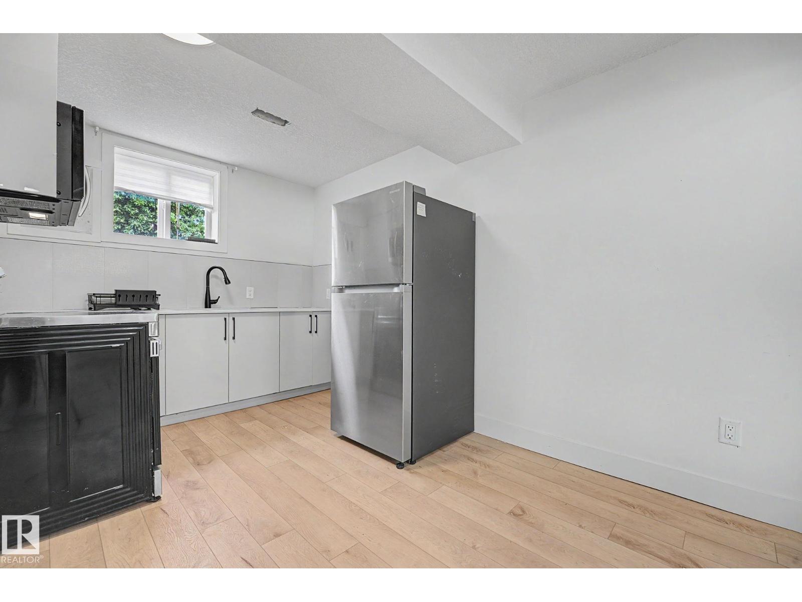 11914 124 ST NW - 21