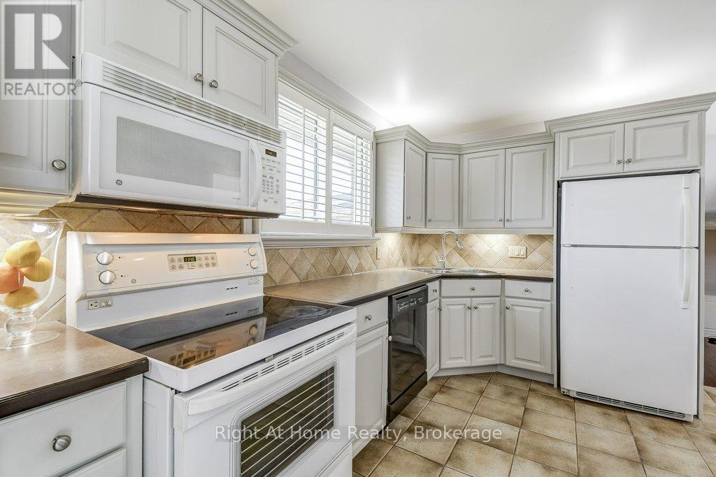 207 MONTMORENCY DRIVE - 10