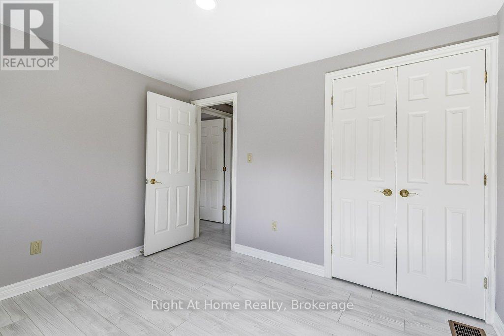 207 MONTMORENCY DRIVE - 16