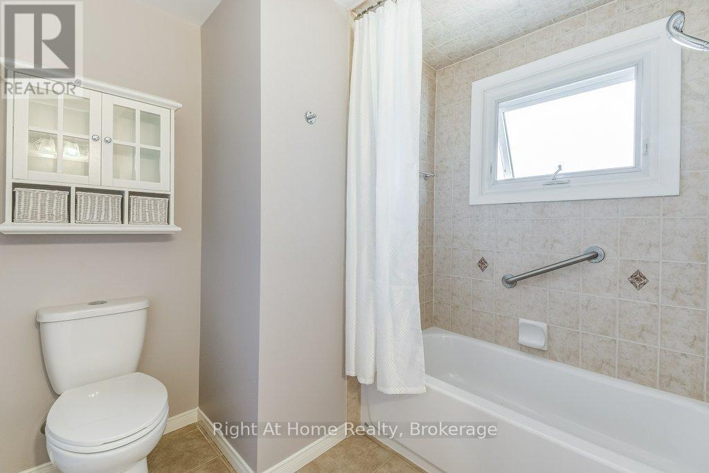 207 MONTMORENCY DRIVE - 20