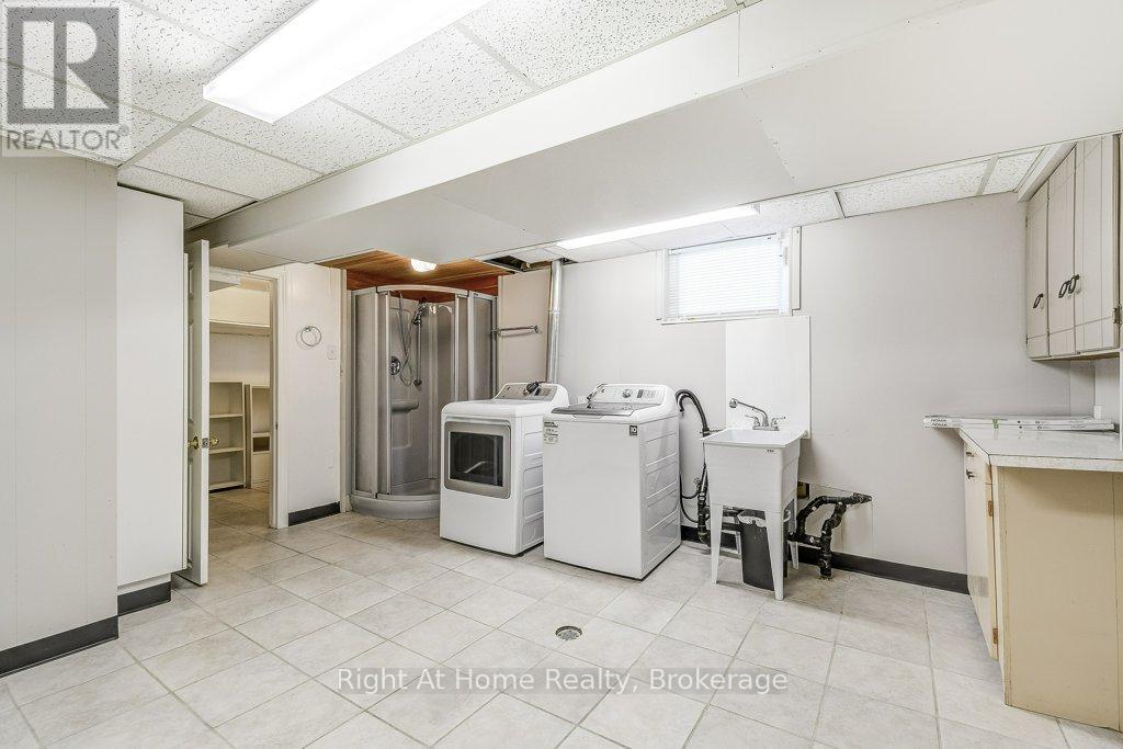 207 MONTMORENCY DRIVE - 26