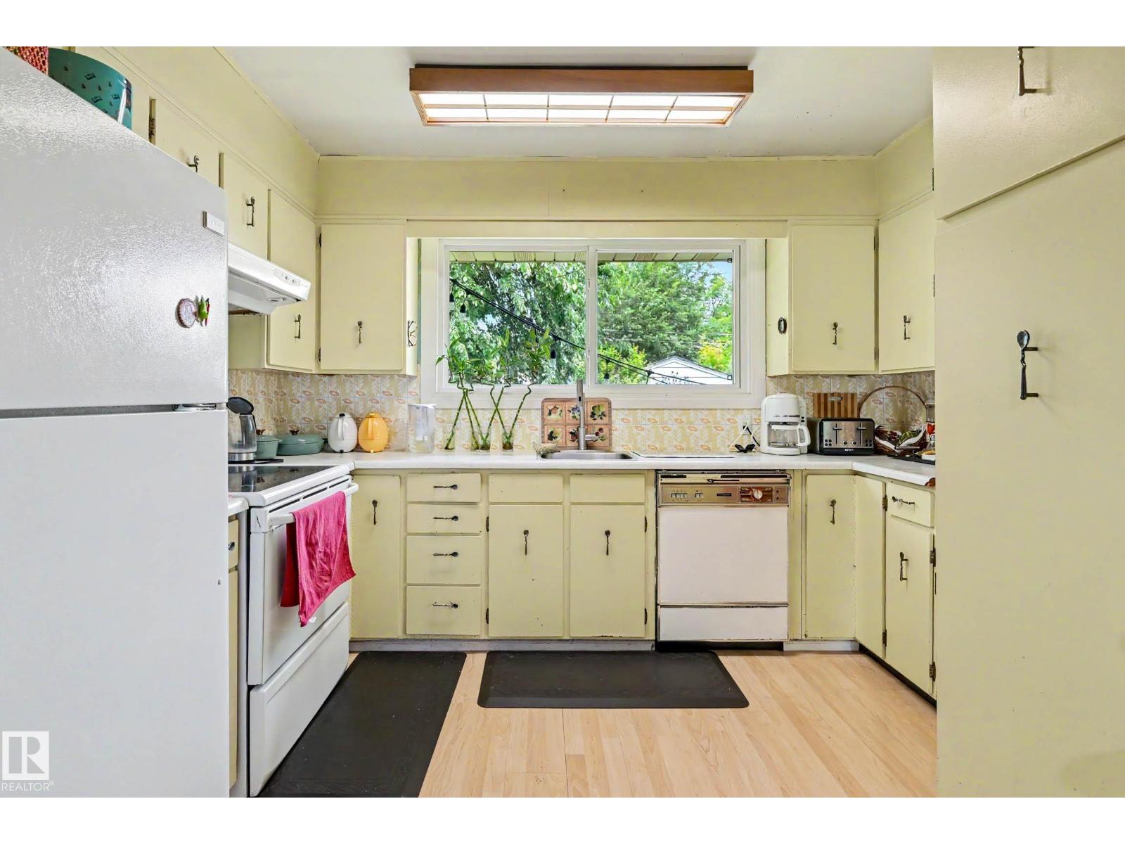 13636 122 Ave. NW NW - 13
