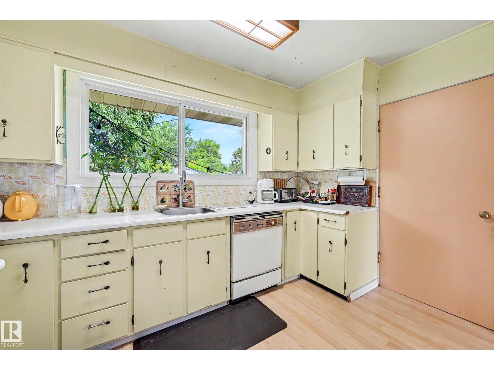 13636 122 Ave. NW NW - 15