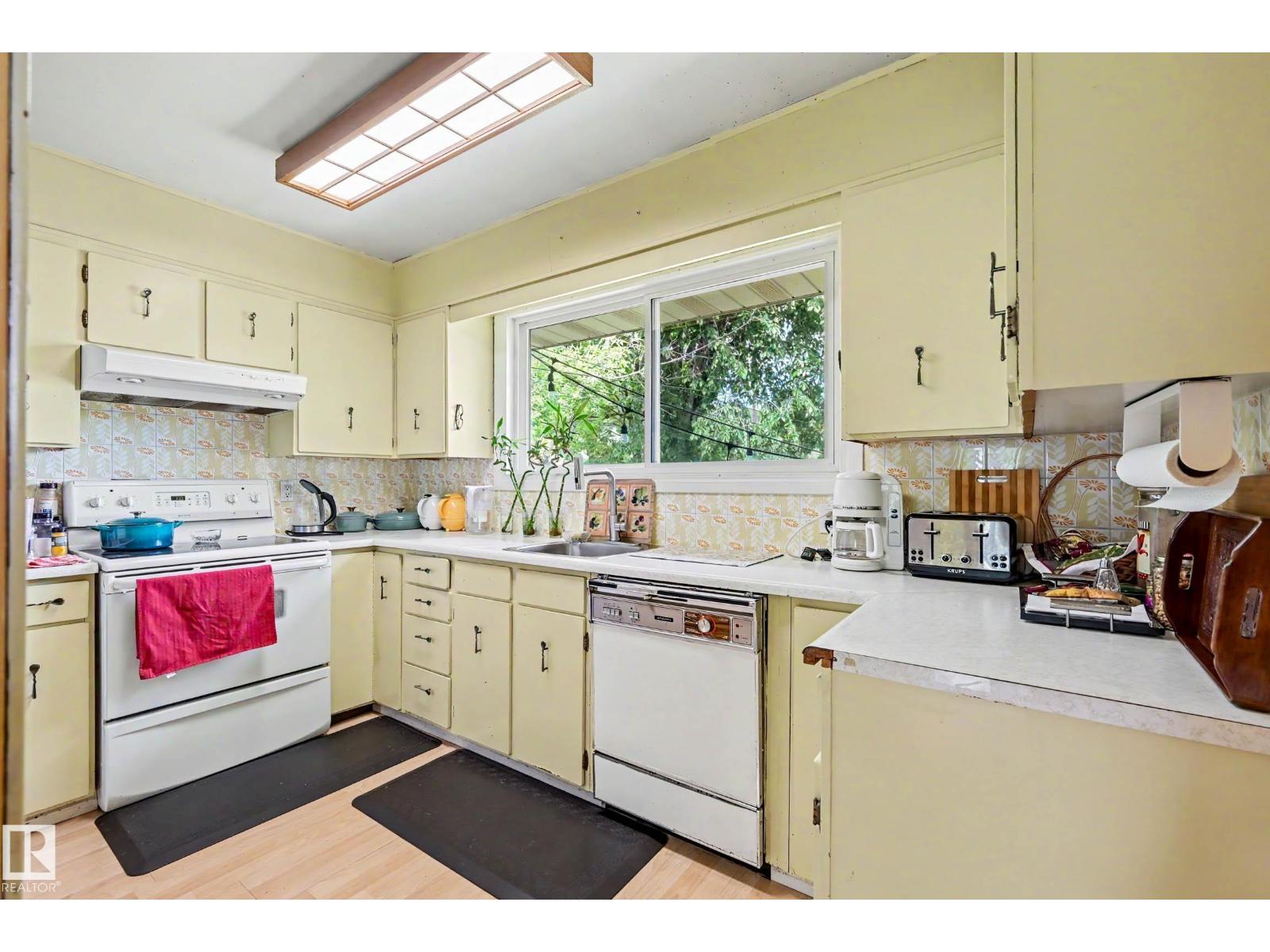 13636 122 Ave. NW NW - 16