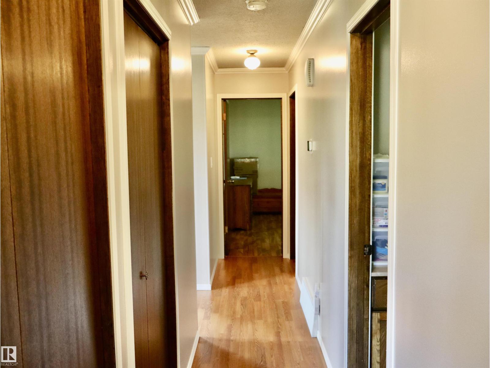 5530 46 street - 14
