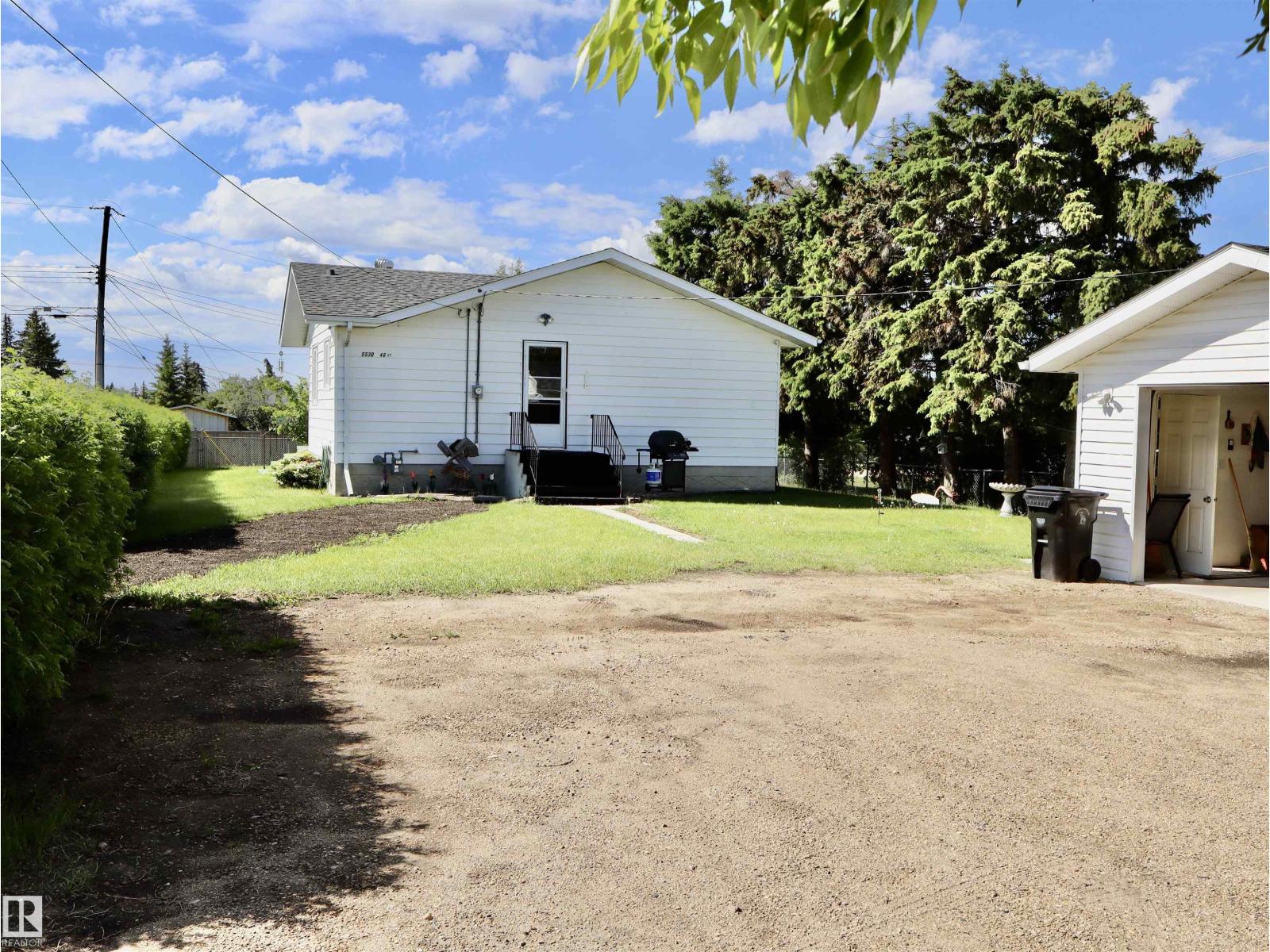5530 46 street - photo 2