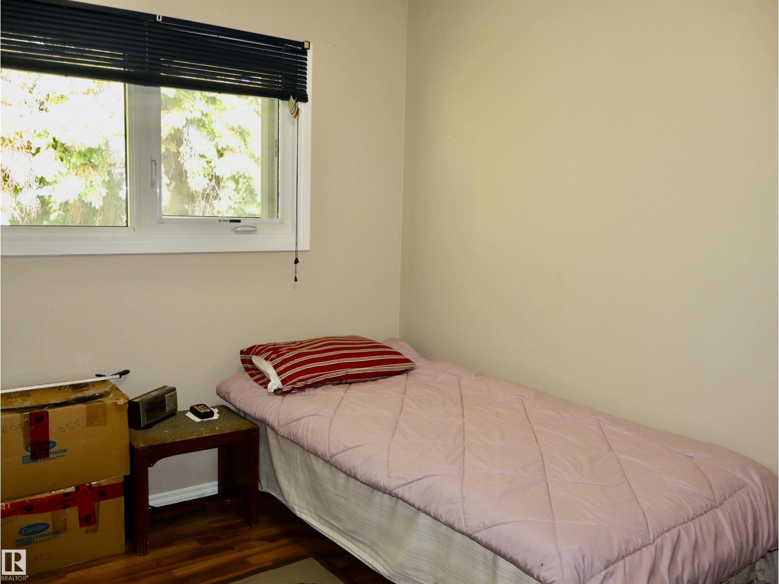 5530 46 street - 22
