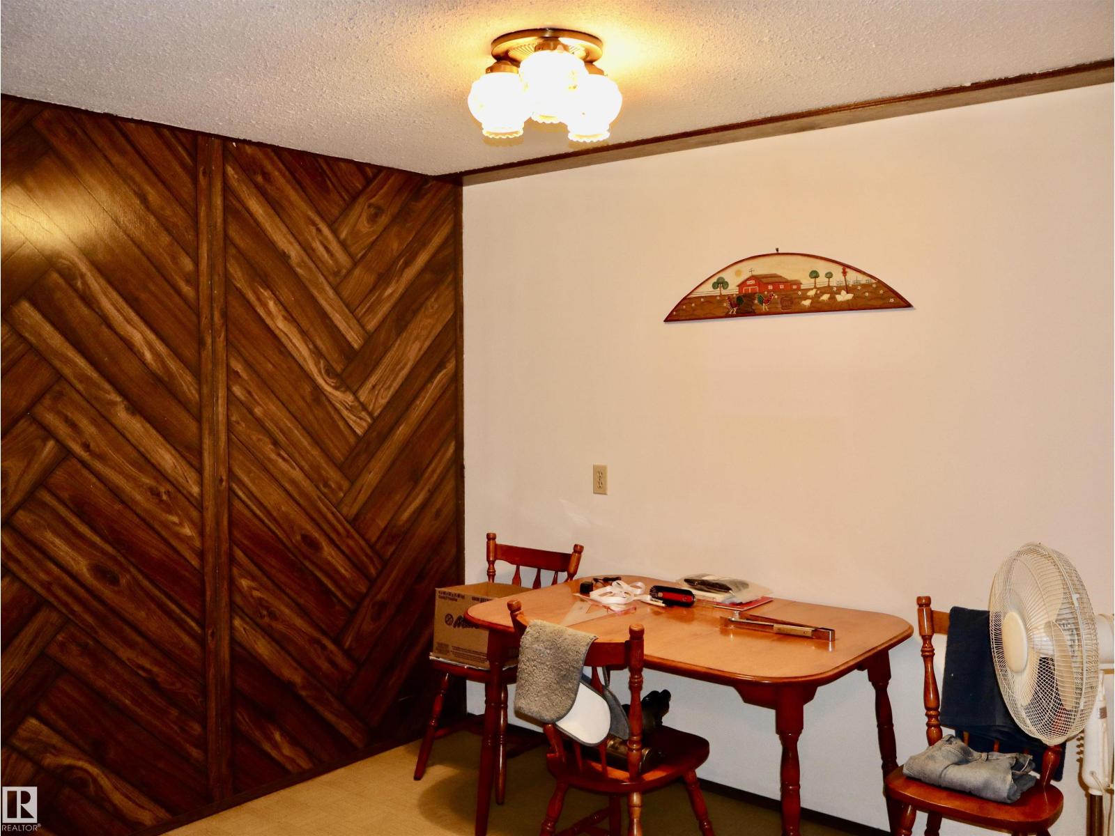 5530 46 street - 26