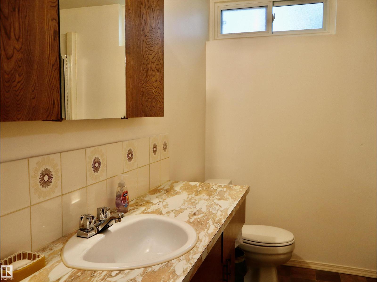 5530 46 street - 31