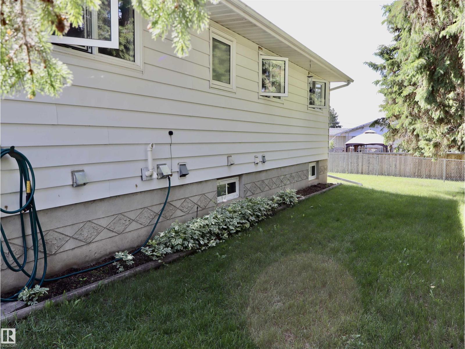 5530 46 street - 9