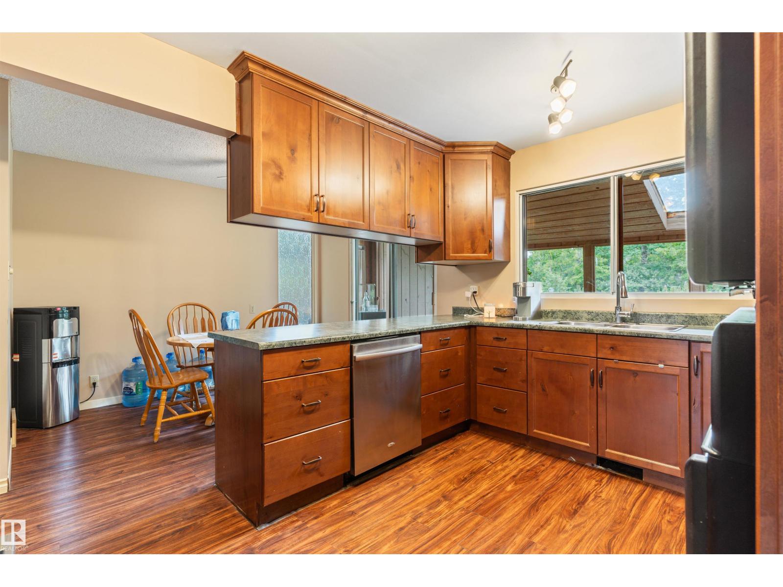 20515 5 AV SW SW - 18
