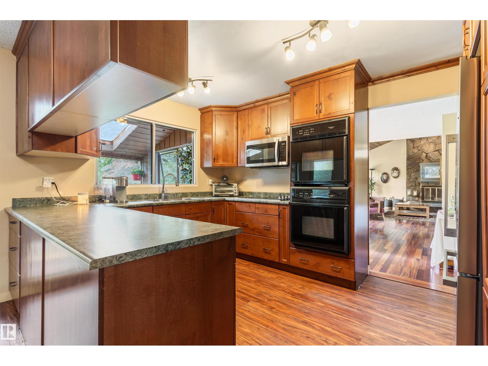 20515 5 AV SW SW - 22