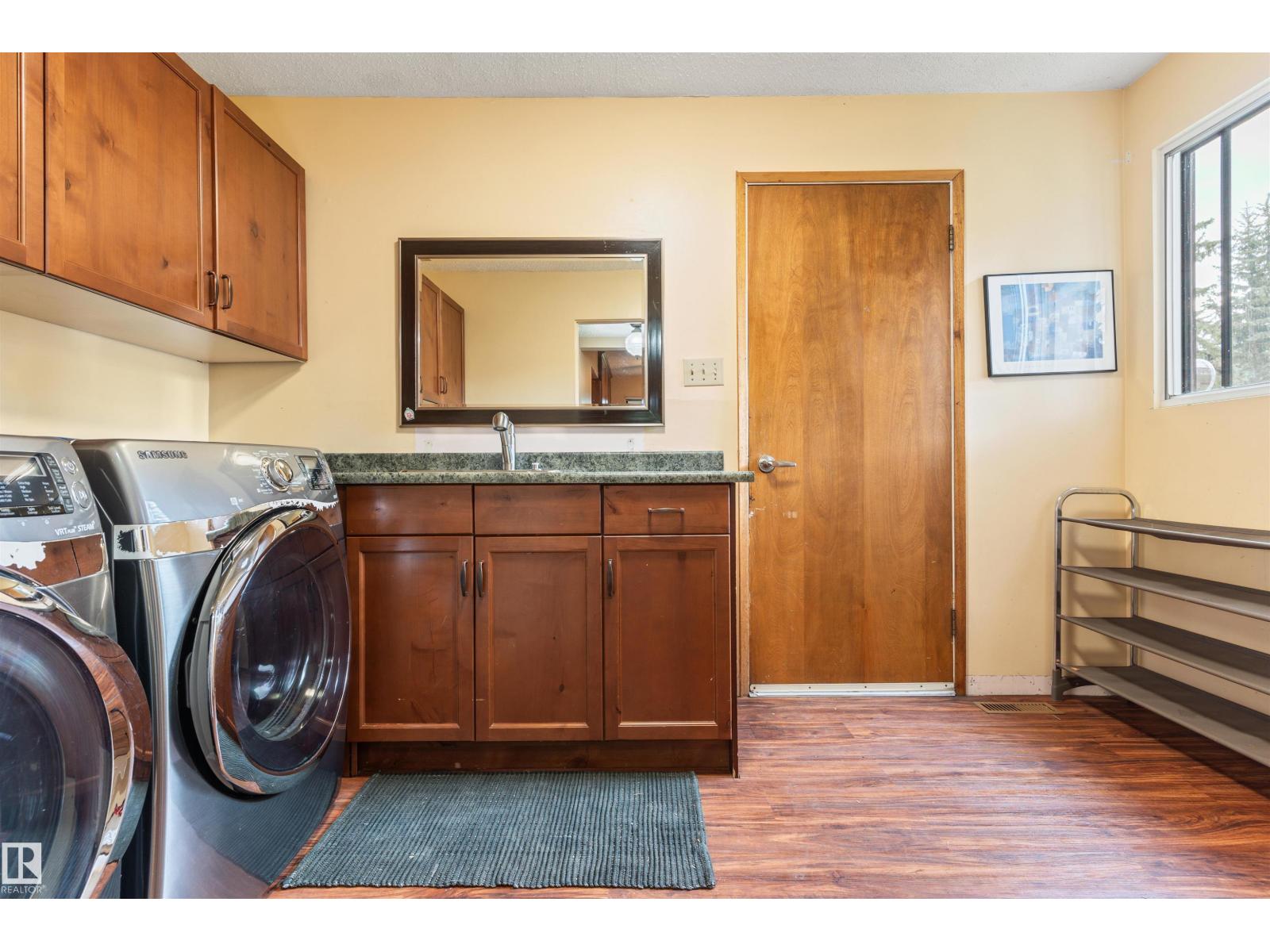 20515 5 AV SW SW - 28