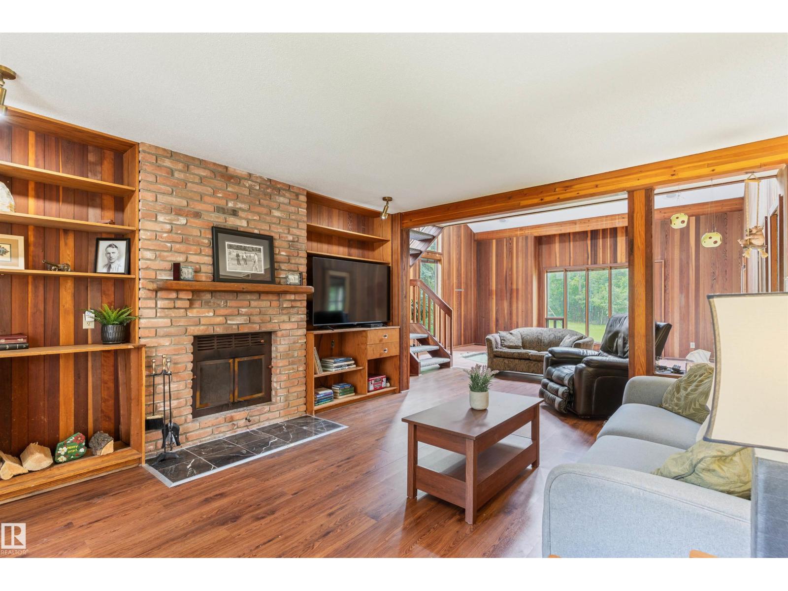 20515 5 AV SW SW - 29