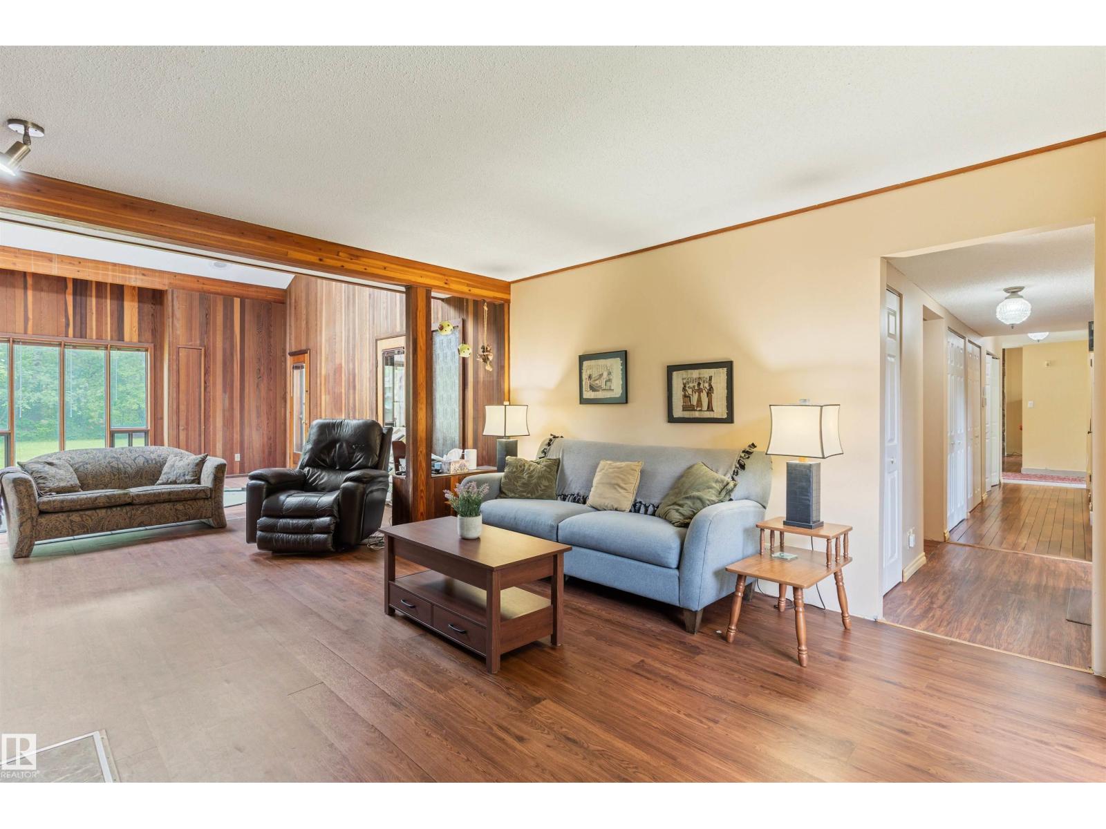 20515 5 AV SW SW - 30