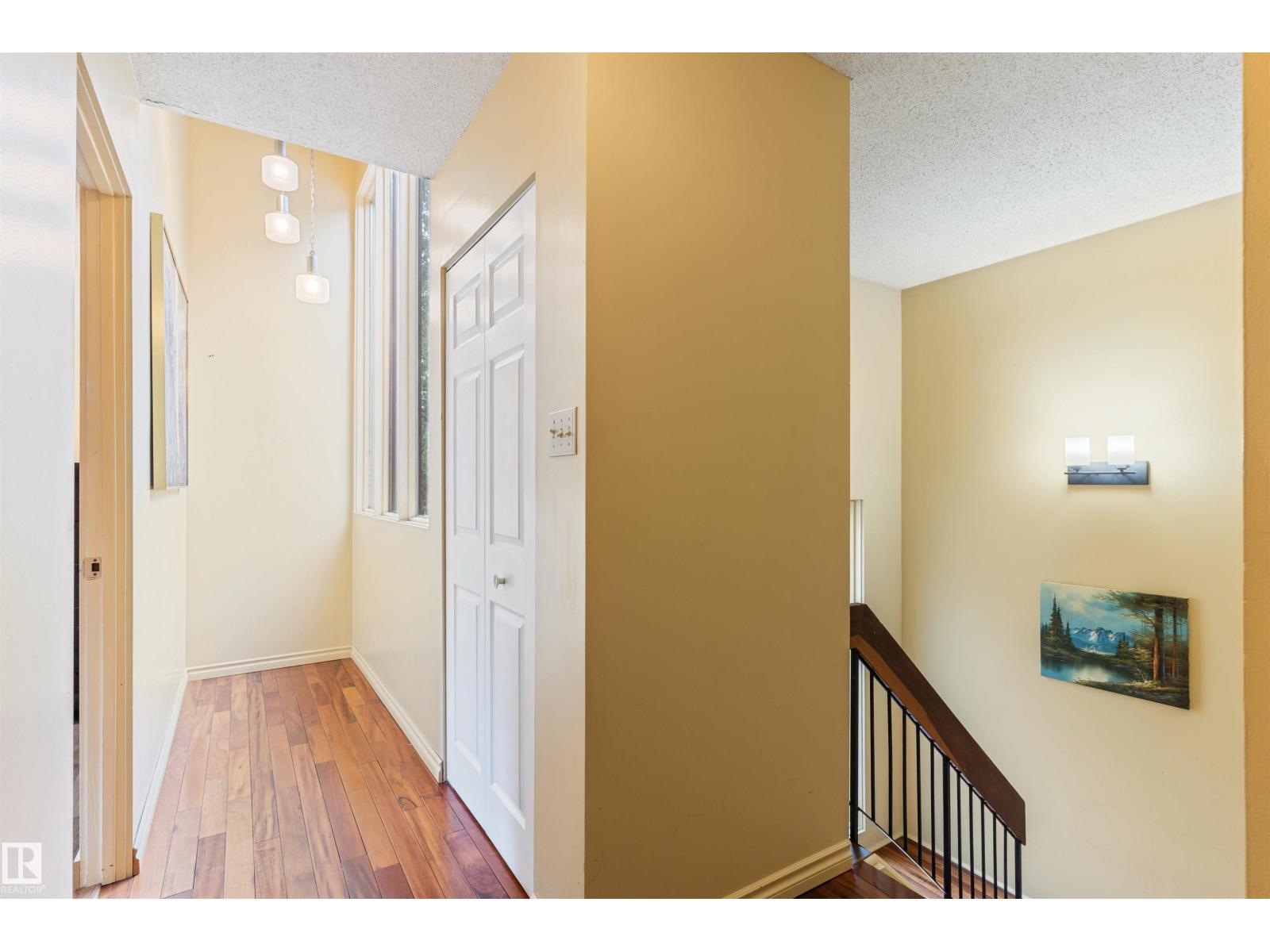 20515 5 AV SW SW - 32