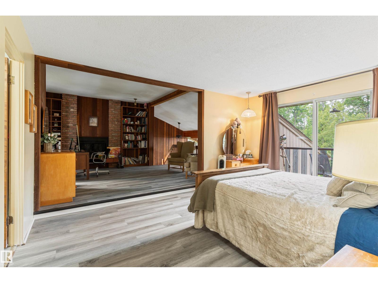 20515 5 AV SW SW - 33