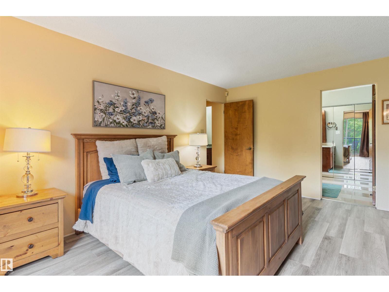 20515 5 AV SW SW - 36
