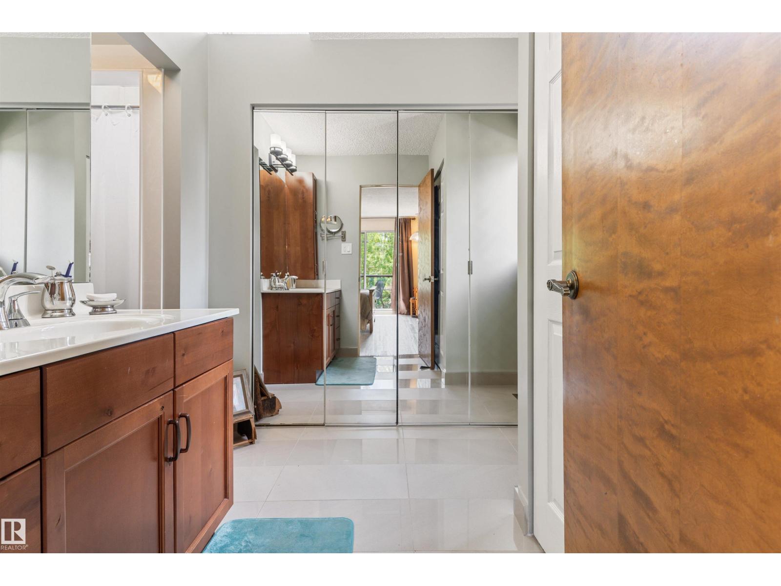 20515 5 AV SW SW - 37