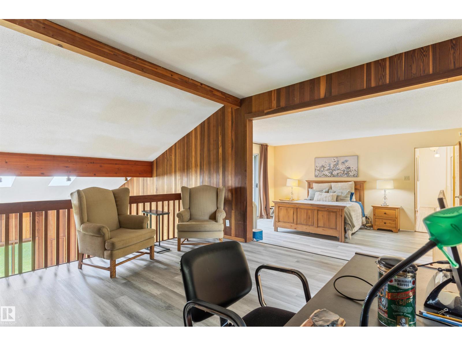 20515 5 AV SW SW - 38