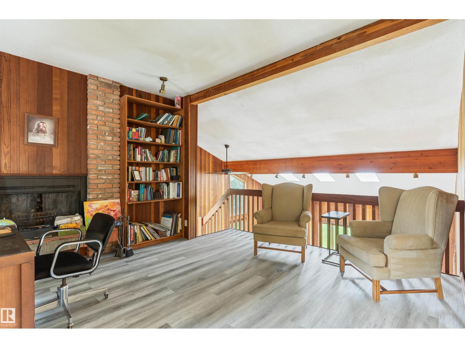 20515 5 AV SW SW - 39