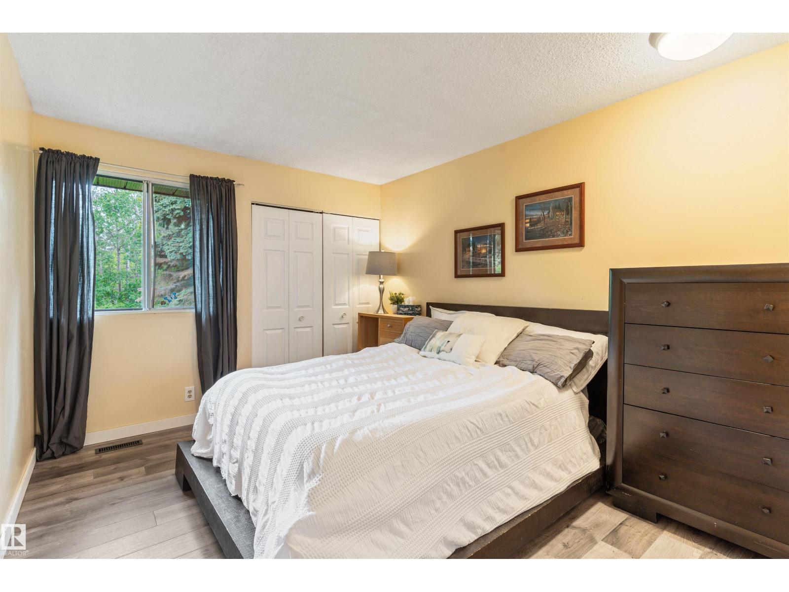 20515 5 AV SW SW - 42