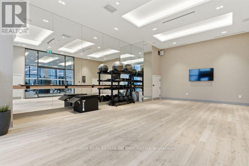 #2105 36 OLIVE AVENUE - 28