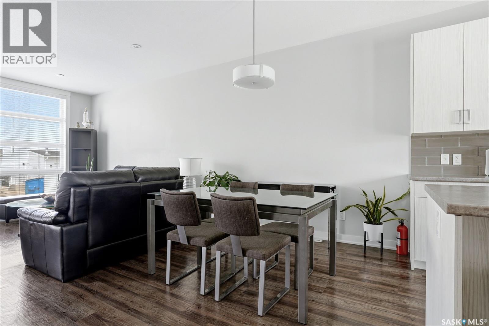 5736 Glide CRESCENT — photo 12