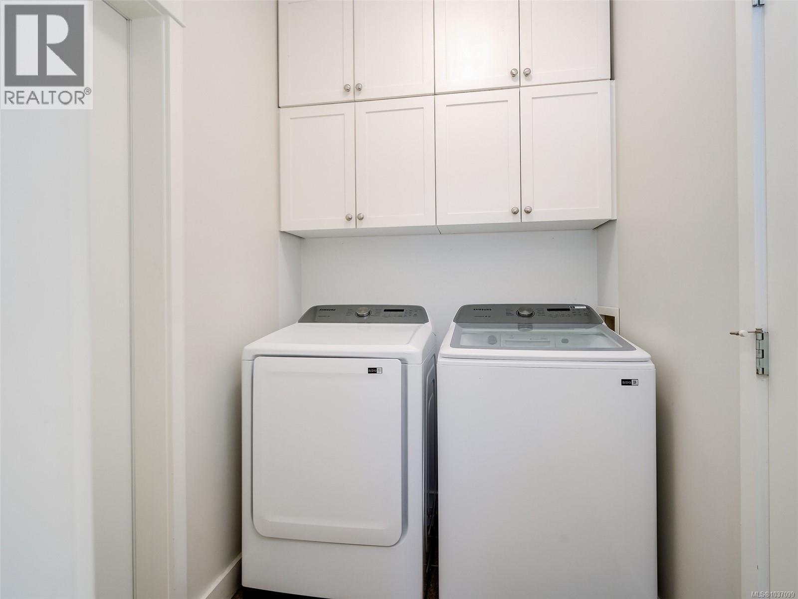  566 Caselton Place, Saanich