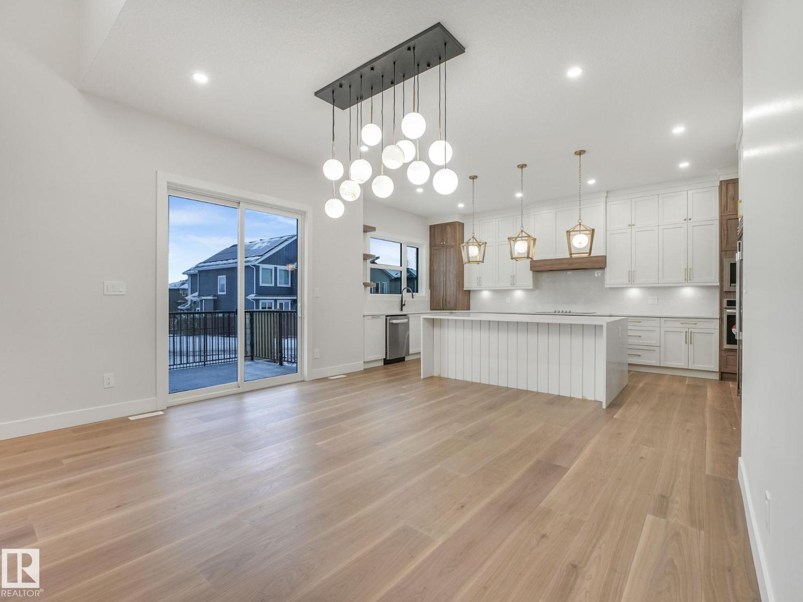 4051 120 ST NW - 27