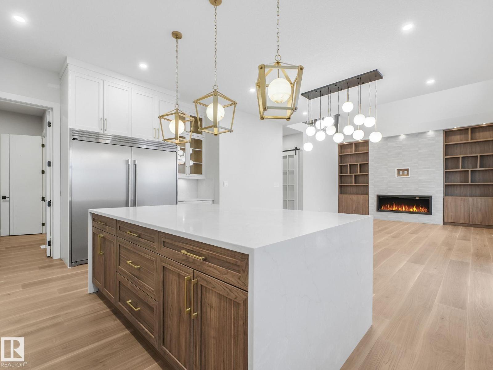 4051 120 ST NW - 17