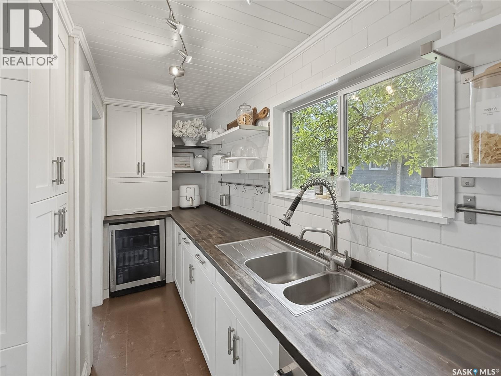 554 4th AVENUE NE — photo 24