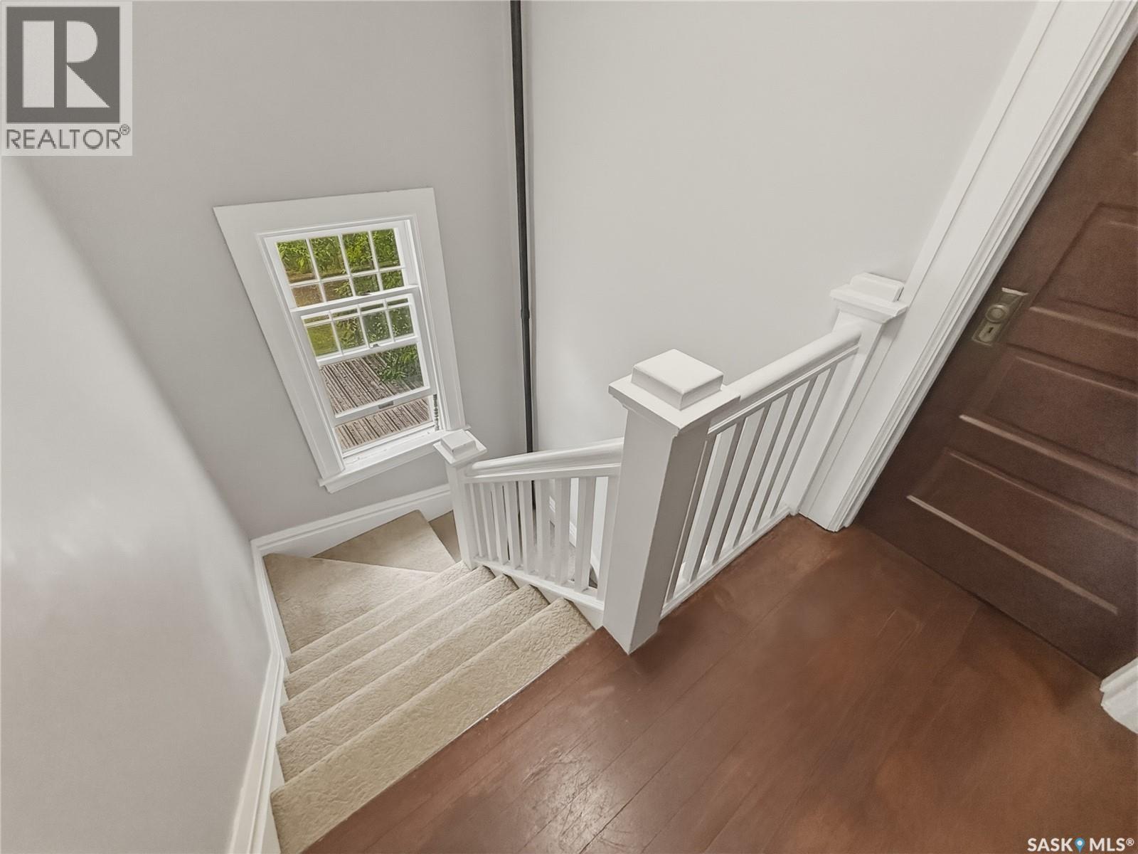 554 4th AVENUE NE — photo 26