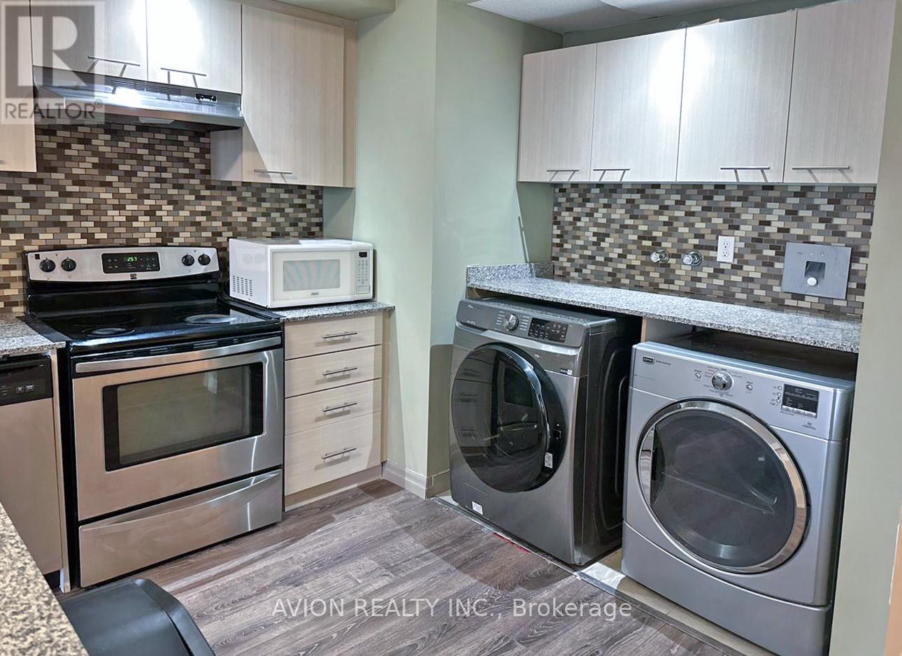 #806 8 HICKORY STREET W - 17